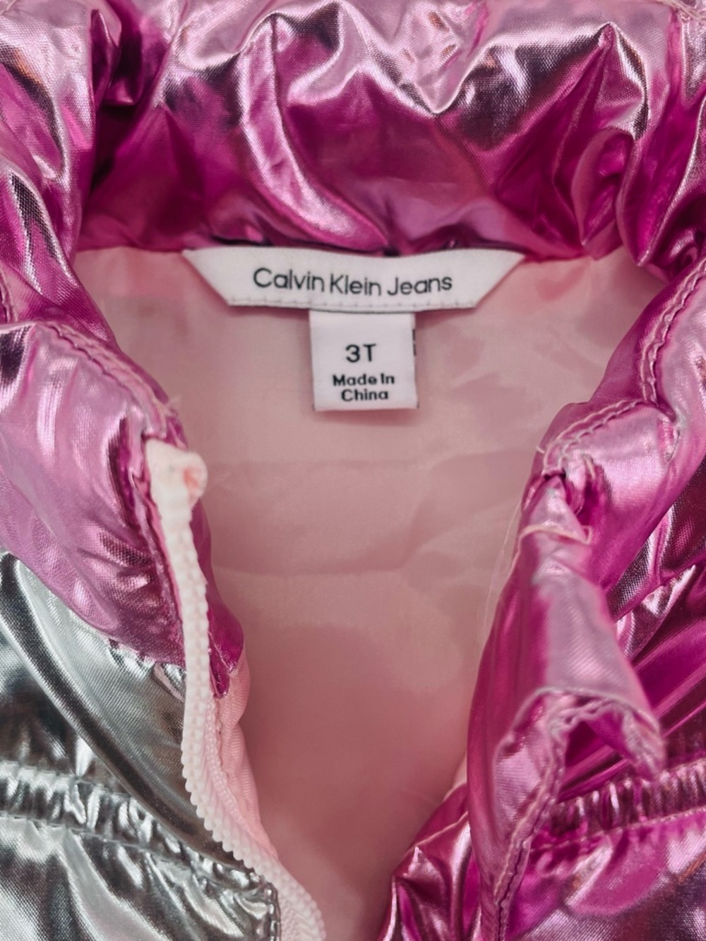 Calvin Klein Puffer Vest - Picture 5 of 6